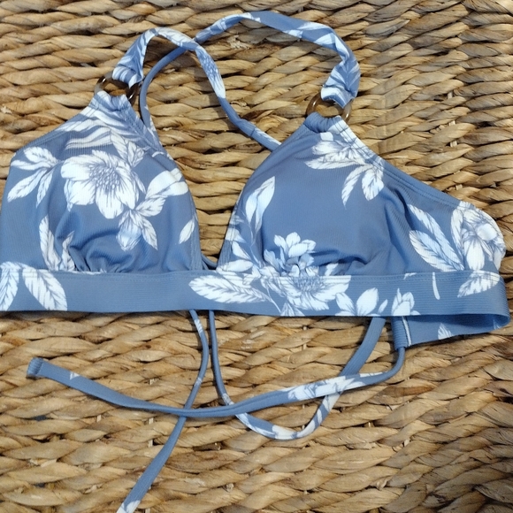 Cupshe blue and white bikini set - Picture 10 of 11